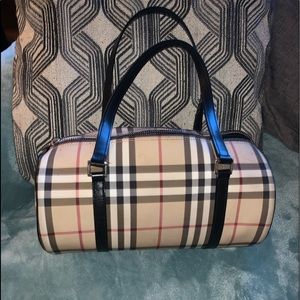 ❌SOLD❌ Burberry barrel bag